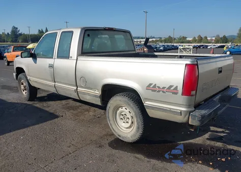 1998 Chevrolet K1500 Fleetside z USA, uszkodzony, nr VIN 1GCEK19M3WE167444